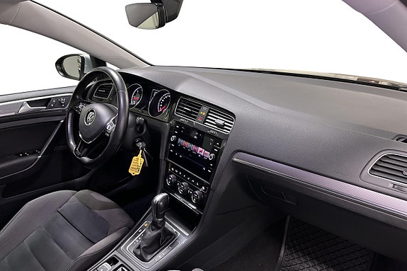 Volkswagen Golf Alltrack 15 of 26