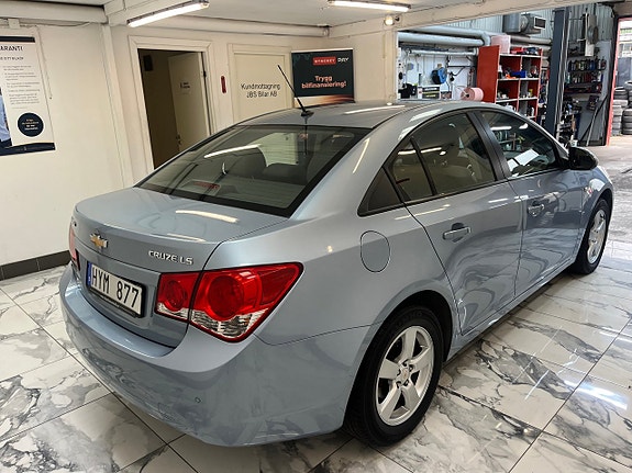 Chevrolet Cruze 6 of 11