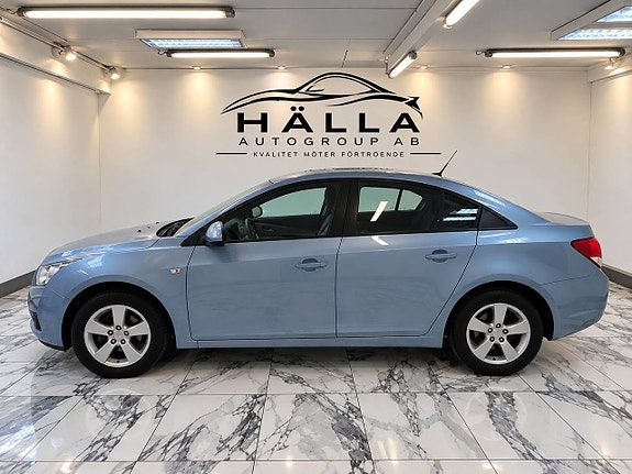 Chevrolet Cruze 3 of 11