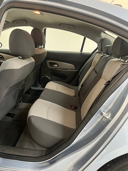 Chevrolet Cruze 10 of 11