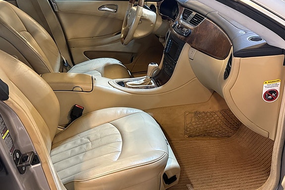 Mercedes-Benz CLS350 10 of 15
