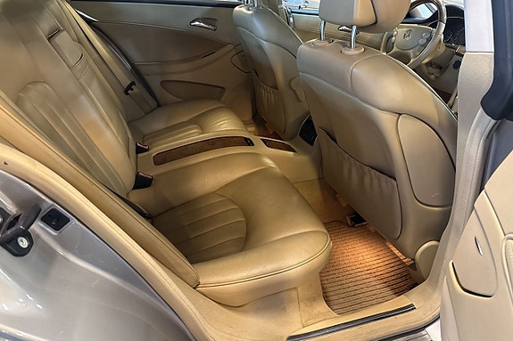 Mercedes-Benz CLS350 14 of 15