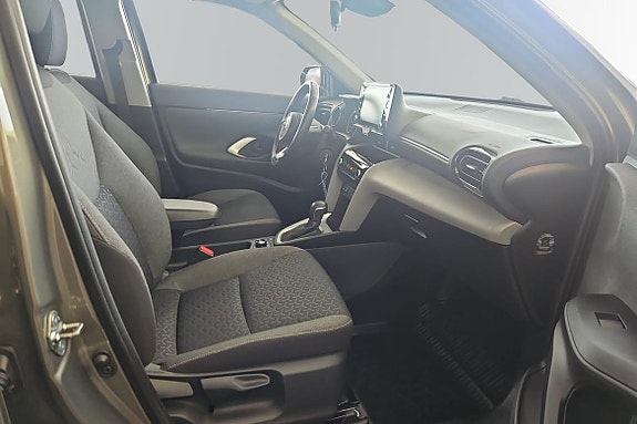 Toyota Yaris Cross 6 of 17