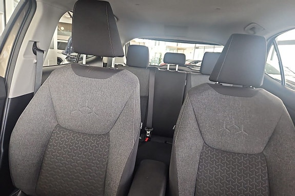 Toyota Yaris Cross 15 of 17