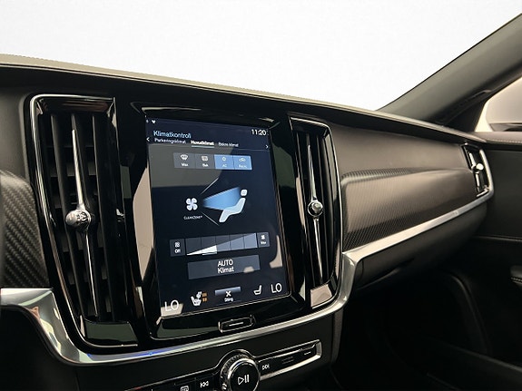 Volvo S90 27 of 30