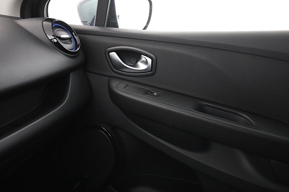 Renault Clio 25 of 30