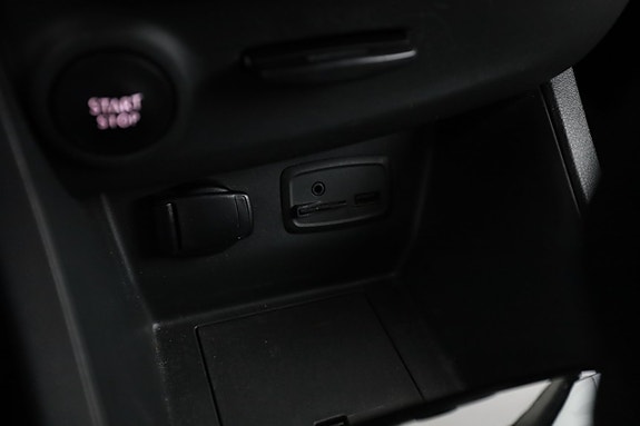 Renault Clio 20 of 30