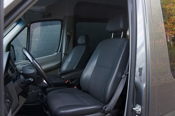 Mercedes-Benz Sprinter 319 9 of 15
