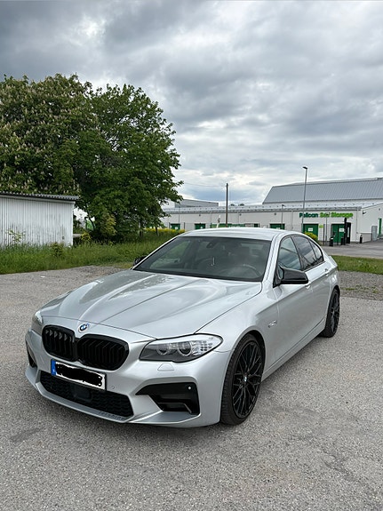 BMW 520d 2 of 12