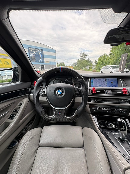 BMW 520d 4 of 12