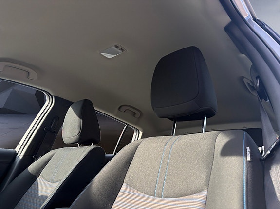 Nissan Leaf 7 of 15