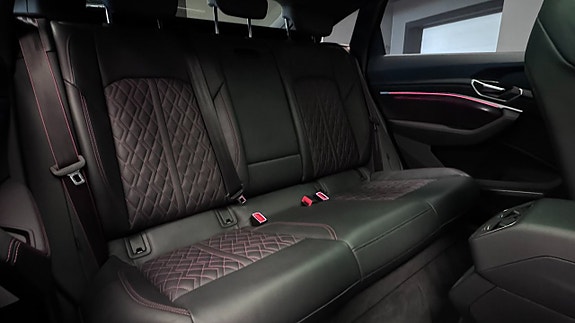 Audi Q8 16 of 26