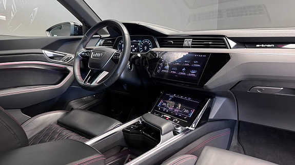 Audi Q8 9 of 26