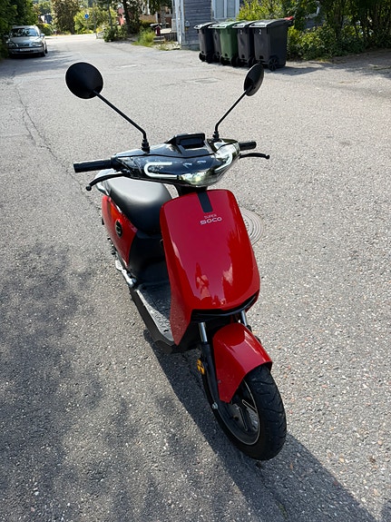 Super Soco Vespa 3 of 4