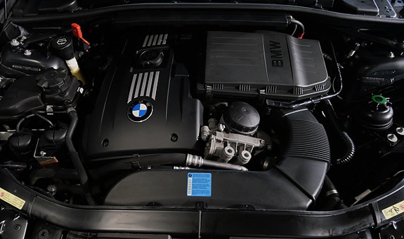 BMW 335i 21 of 23