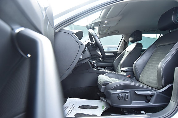 Volkswagen Passat 10 of 25
