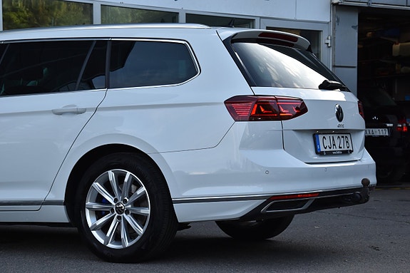 Volkswagen Passat 6 of 25