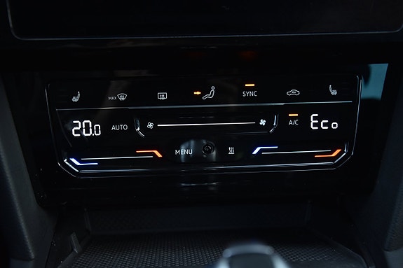 Volkswagen Passat 17 of 25