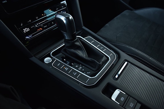 Volkswagen Passat 15 of 25