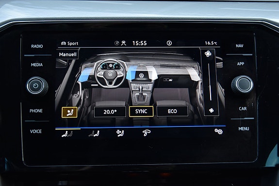 Volkswagen Passat 19 of 25