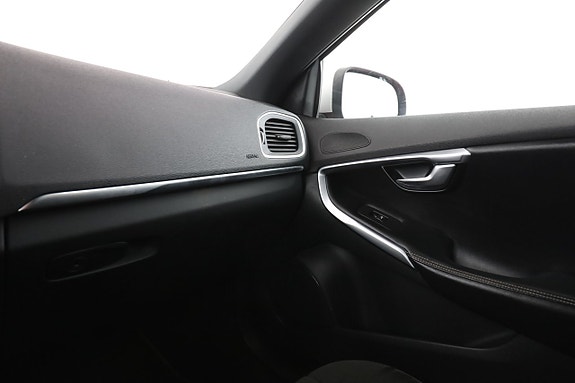 Volvo V40 10 of 30