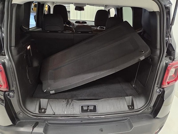 Jeep Renegade 8 of 10