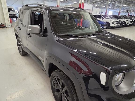 Jeep Renegade 3 of 10