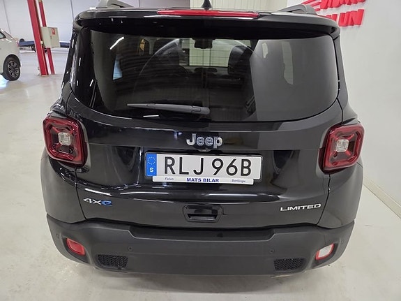 Jeep Renegade 7 of 10