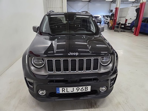 Jeep Renegade 2 of 10