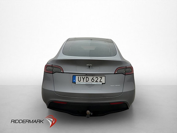 Tesla Model Y 8 of 30