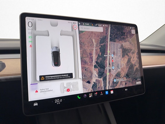 Tesla Model Y 21 of 30