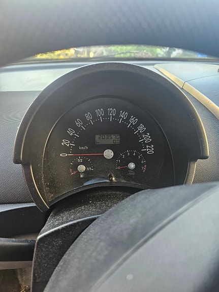 Volkswagen New Beetle 6 of 8