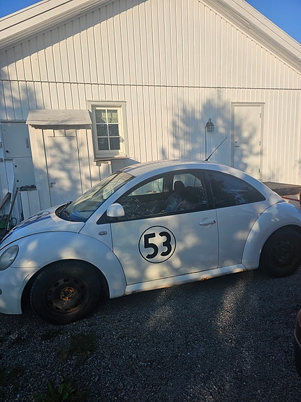 Volkswagen New Beetle 8 of 8