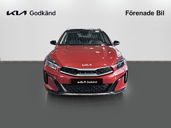 Kia XCeed 2 of 18