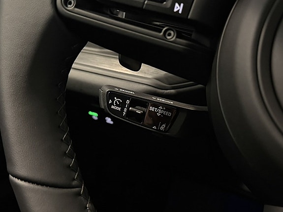 Porsche Cayenne 21 of 27