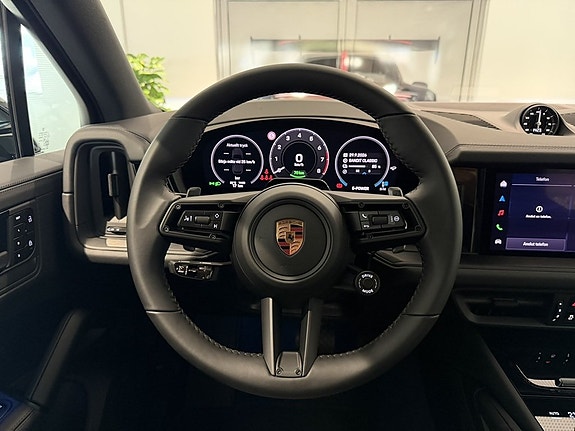 Porsche Cayenne 17 of 27