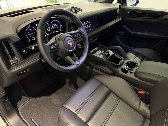 Porsche Cayenne 13 of 27