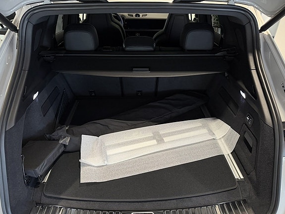 Porsche Cayenne 27 of 27