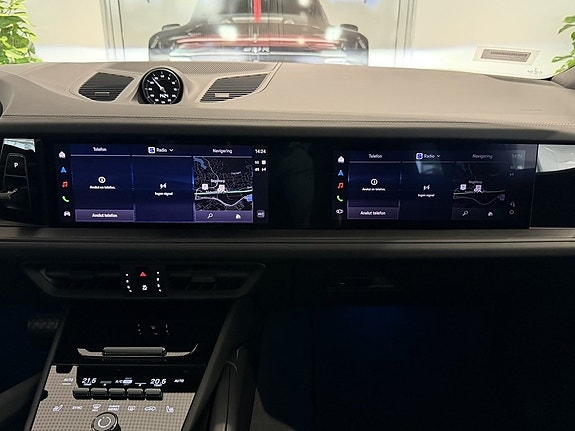 Porsche Cayenne 15 of 27