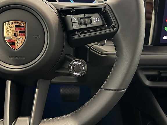 Porsche Cayenne 19 of 27