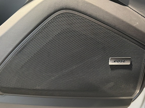 Porsche Cayenne 24 of 27