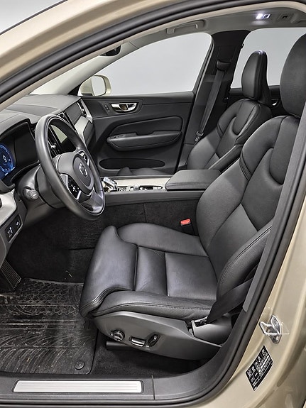 Volvo XC60 10 of 13