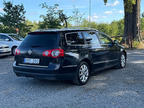 Volkswagen Passat 5 of 19