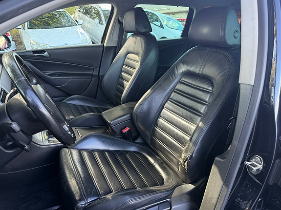 Volkswagen Passat 10 of 19