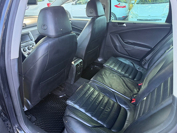 Volkswagen Passat 11 of 19