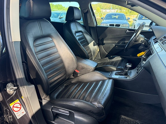 Volkswagen Passat 17 of 19