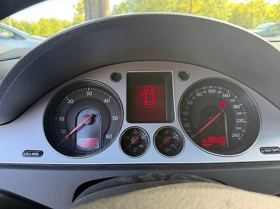Volkswagen Passat 19 of 19