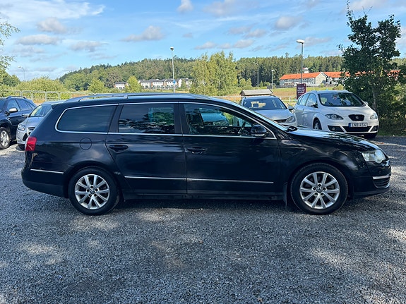 Volkswagen Passat 4 of 19