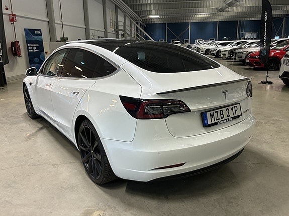 Tesla Model 3 5 of 16