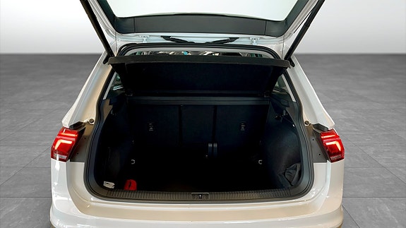 Volkswagen Tiguan 12 of 18